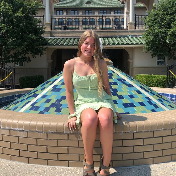 Meet your Posher, Lily - Picture 4 of 4